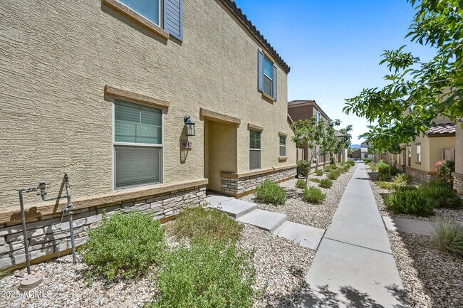 Building Photo - 8047 W Albeniz Pl Rental