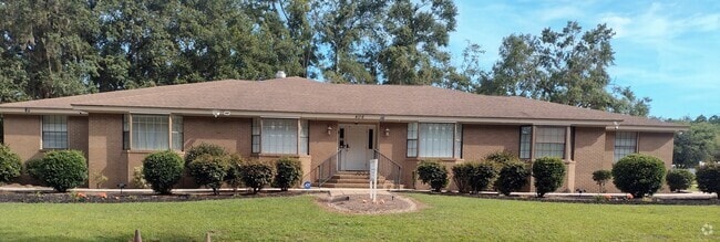 Building Photo - 406 Cal Causeway Rd Rental