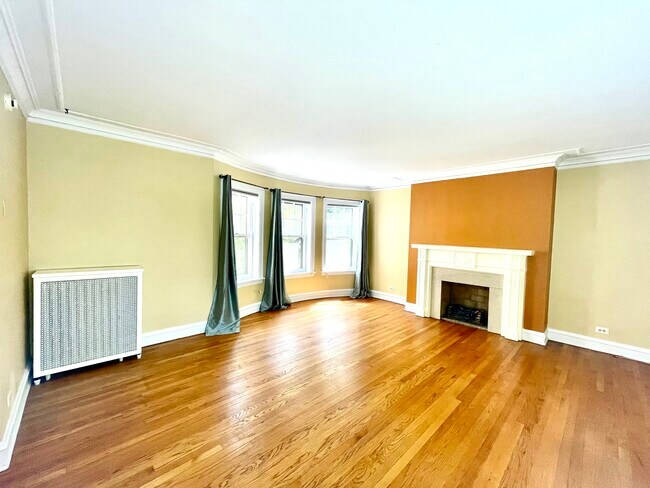 Photo - 680 Hinman Ave Unit 3F