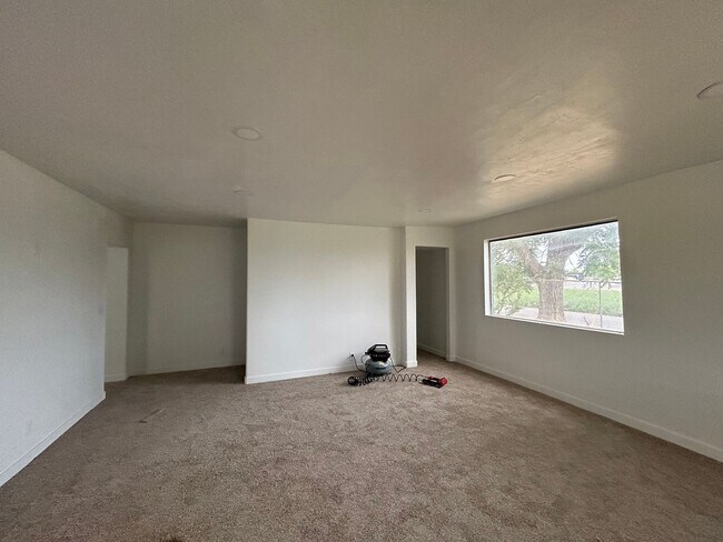 Photo - 3 Bedroom 1 Bathroom Home in Salem w/ Horse Property