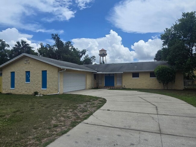 Building Photo - 3 bed / 2 bath plus den Home in Eatonville