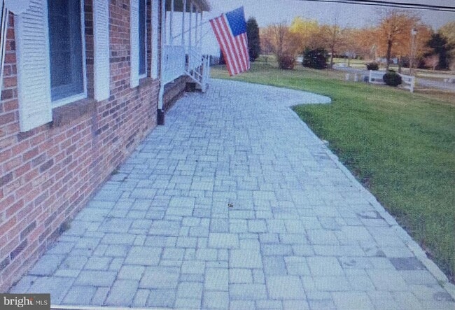 Photo - 101 Tarks Ln