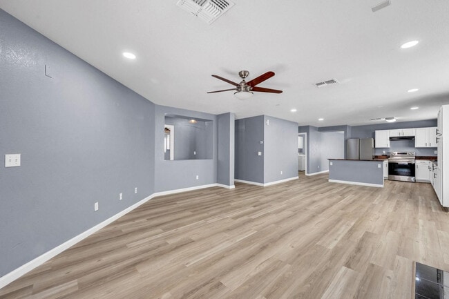 Photo - 1125 E Milada Dr