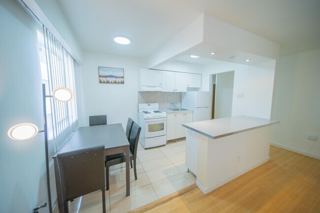 Photo - 1925 Nelson St Unit 207