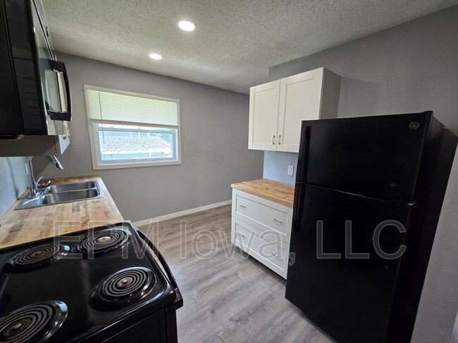 Photo - 109 Ludland Dr