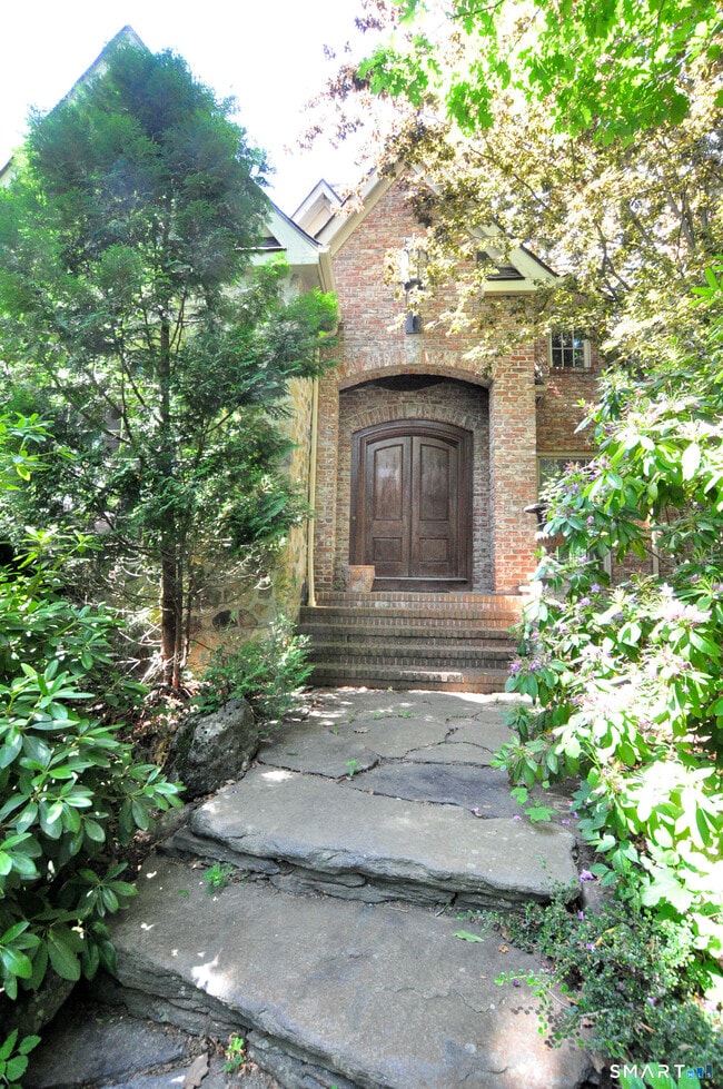 22 Thronebrook Rd