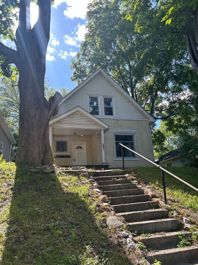 Photo - 221 Vance St Unit 1