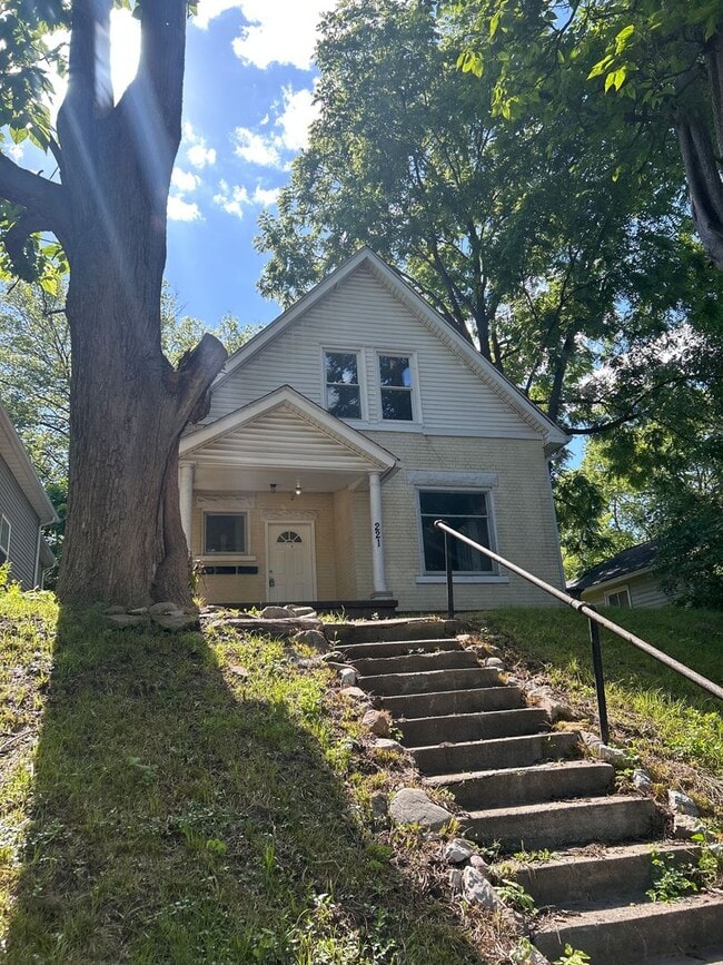 Building Photo - 221 Vance St Unit 1