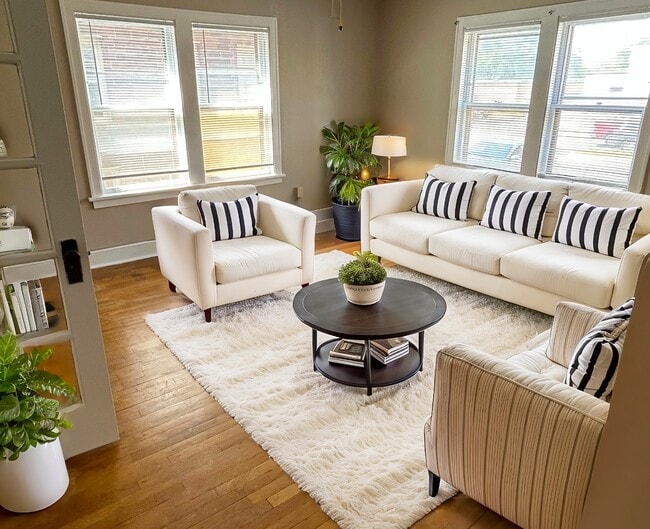 Photo - 1319 Grand Ave