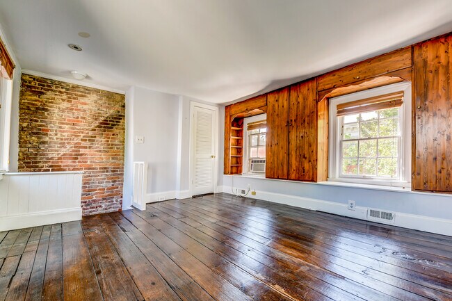 Photo - 1614 Lancaster St Townhome