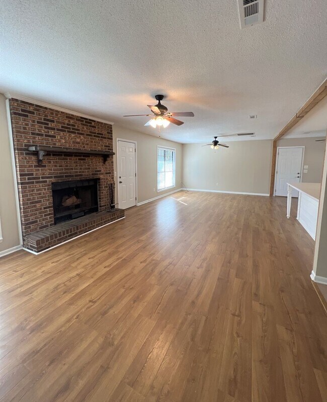 Photo - 130 Richard Dr