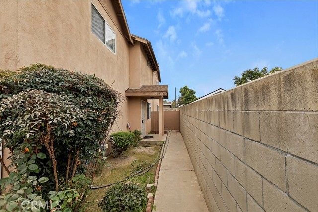 Photo - 20721 Roseton Ave