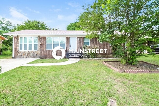 Building Photo - 3 Bedroom Pet-Friendly Home in Bessemer, AL with Main Street Renewal