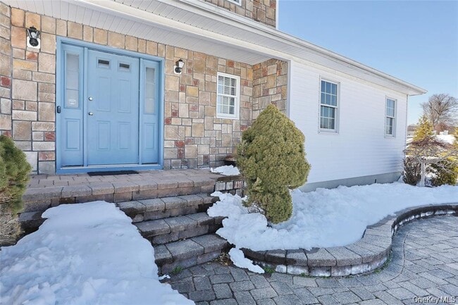 Photo - 27 Red Schoolhouse Rd