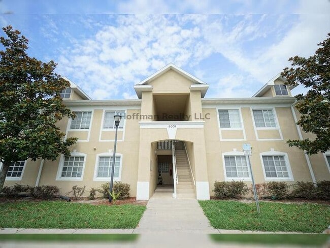 Building Photo - 3/2 Condo in Villages of Bloomingdale Unit 102