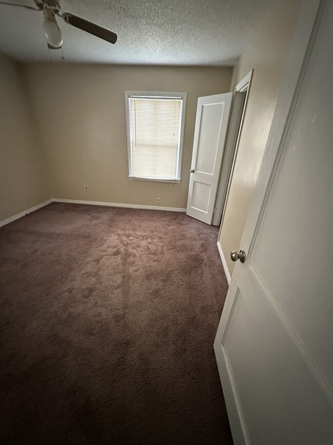 Photo - 3 BED / 1.5 Bath AVAILABLE NOW!!