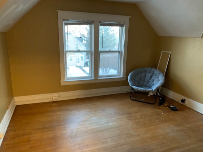 Front bedroom - 818 N 7th Ave E Unit 2