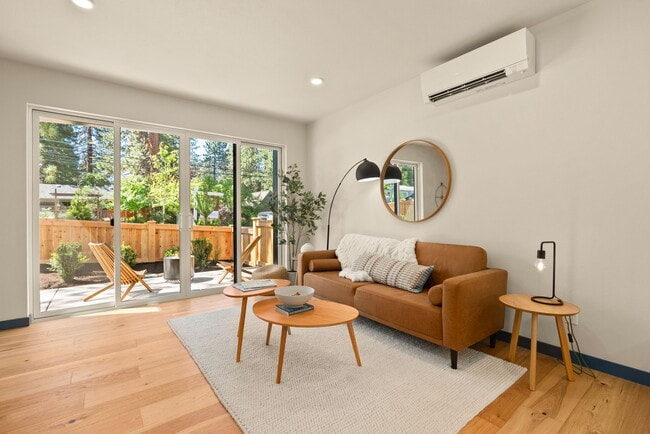 Photo - 950 NE Norton Ave