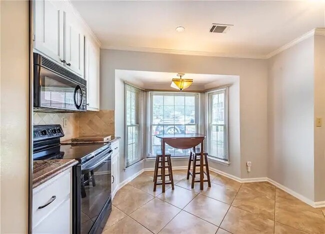 Photo - 405 Towergate Pl