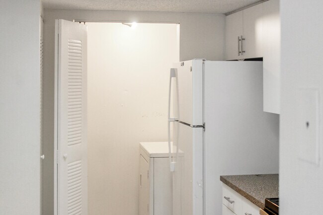 Photo - 5065 Wiles Rd Unidad 307