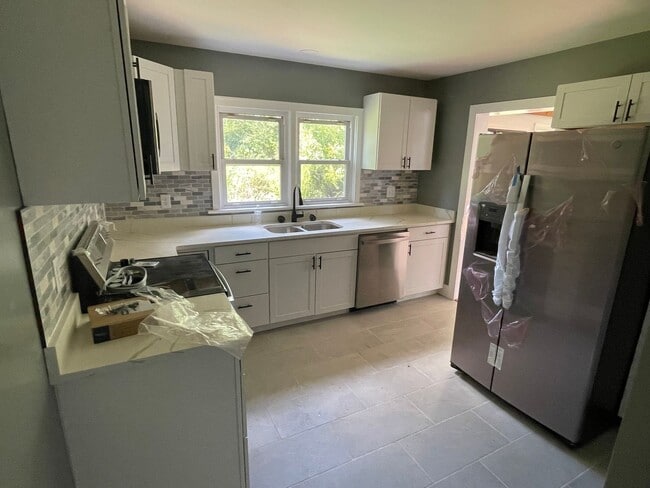 Photo - Brick 3 bedroom 2 bath in Bristol