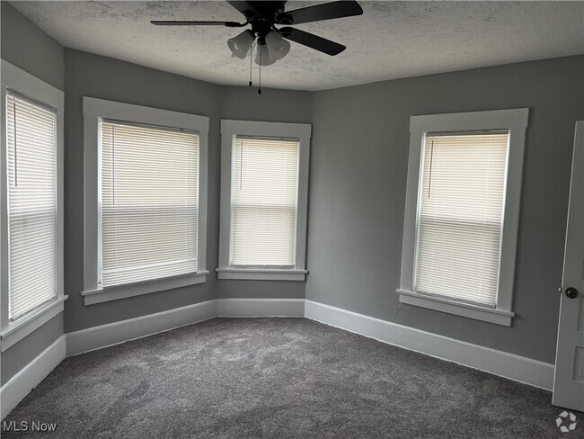 Building Photo - 1415 Olivewood Ave Rental