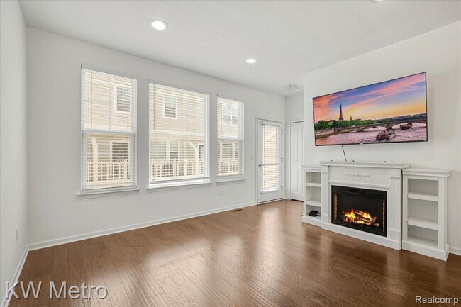 Photo - 3542 Rochester Rd
