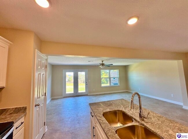 Photo - 214 Dixon Cir