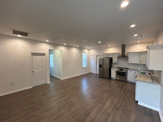 Photo - 1404 Miller Ave