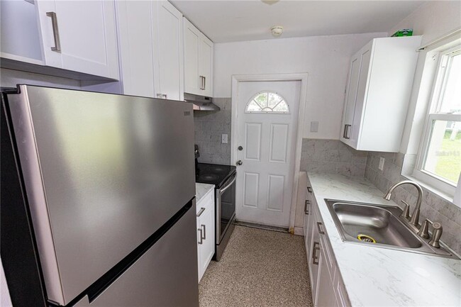 Photo - 21043 Bersell Ave