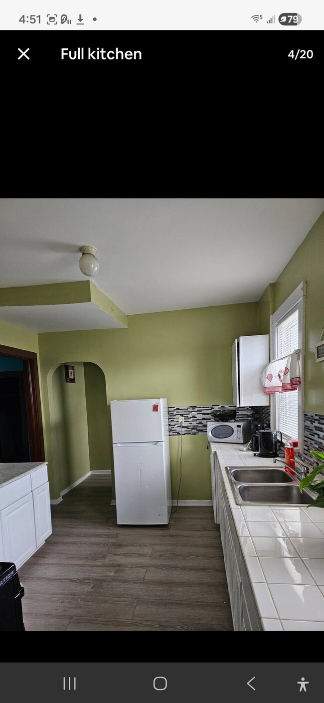 Photo - 2600 Commercial Ave Unidad 1