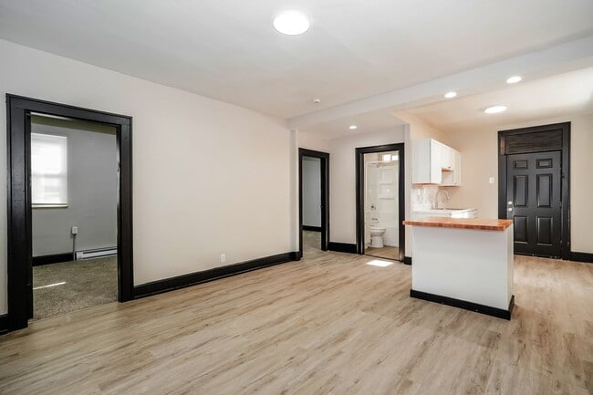 Photo - 98-100 N Hague Ave Unit 98