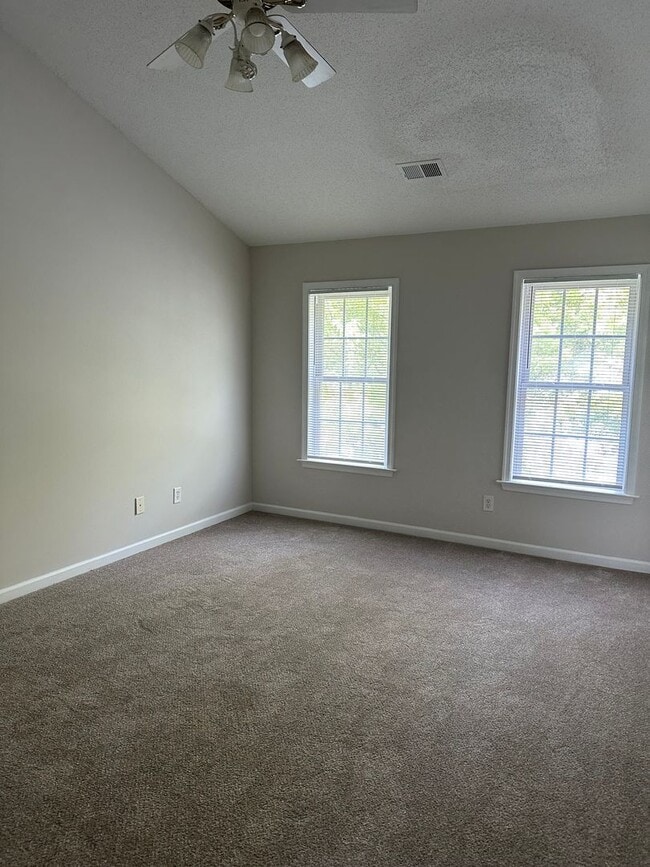 Photo - 3 Bedrooms and 2.5 Bathroom