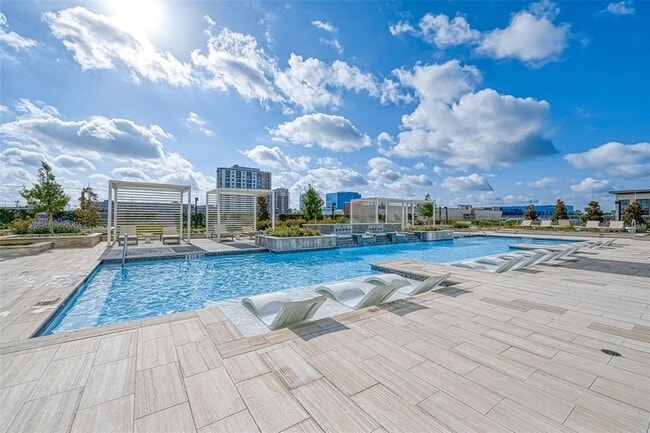 Building Photo - 2047 Westcreek Ln Unit 801