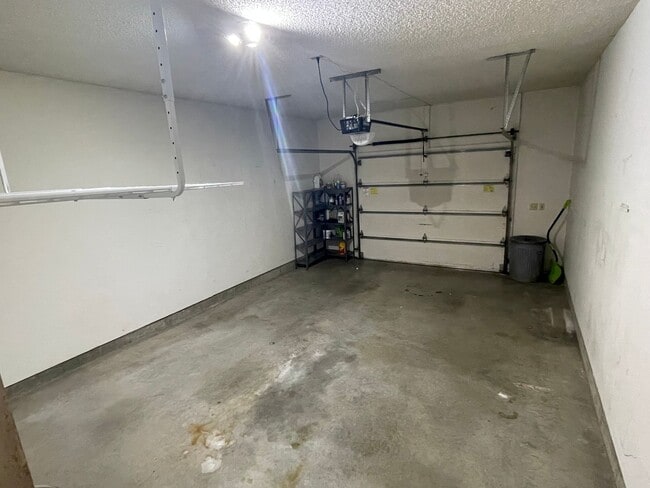 Photo - 2002 Little Kitten Ave