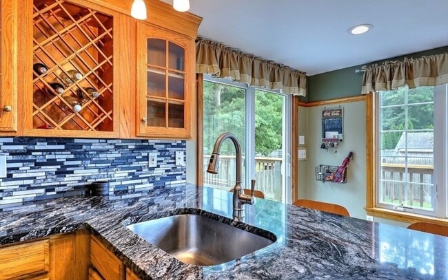 Photo - 103 Walnut St