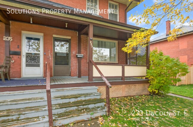 Photo - **3 Bedroom, 2 Bath Full House w/ Parking **