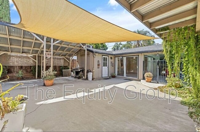 Photo - 1708 W Myrtle Ave