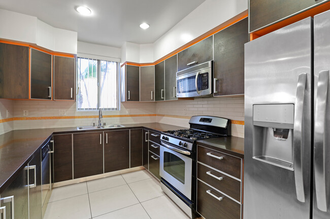 Building Photo - Amherst Rochester by Wiseman Rental