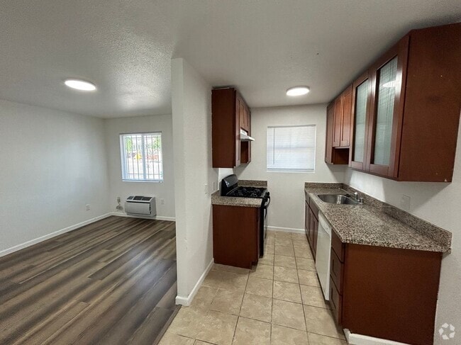 Building Photo - 600 Las Palmas Ave Rental