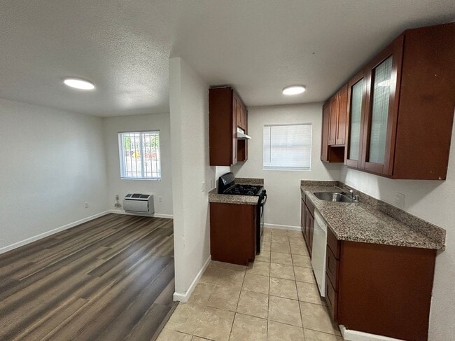 Photo - 600 Las Palmas Ave Apartment