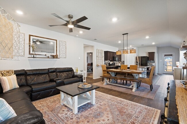 Photo - 140 Skipping Stone Ln