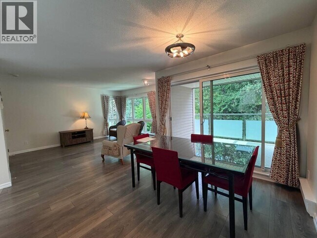 Photo - 2970 Linwood St Unit 402