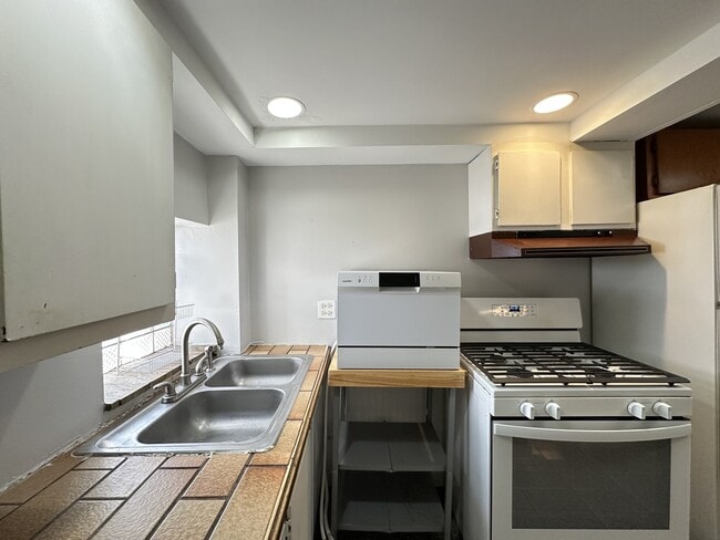 Photo - 2341 N Leavitt St Unit CH