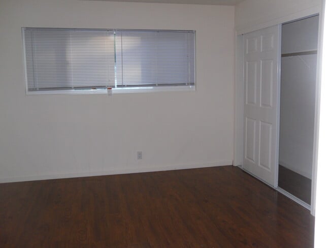 Photo - 1380 Old Stone Way