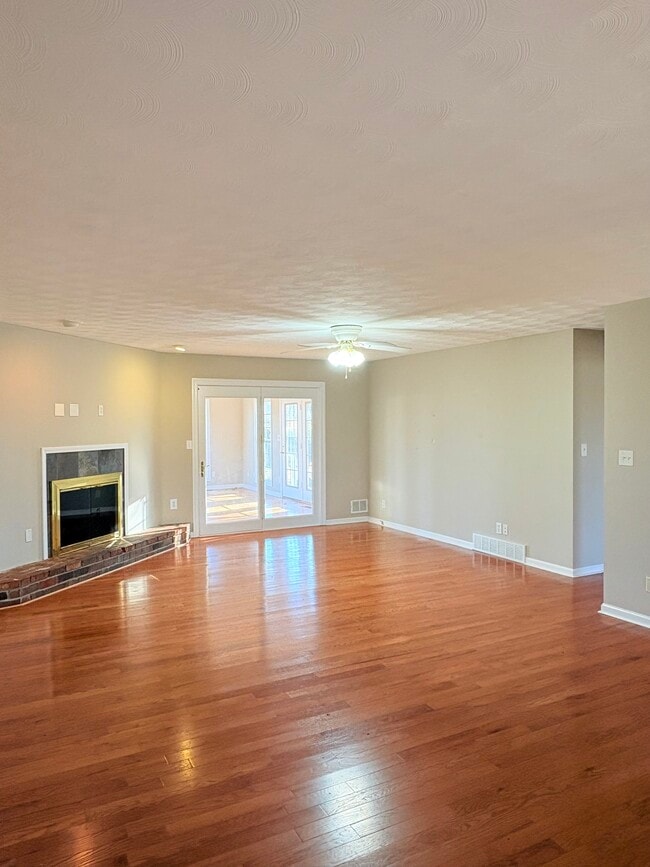 Photo - 2536 Goldenrod Dr