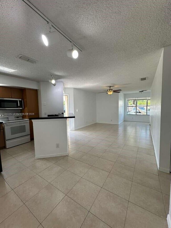 Photo - 3350 Pinewalk Dr N Unit 1417
