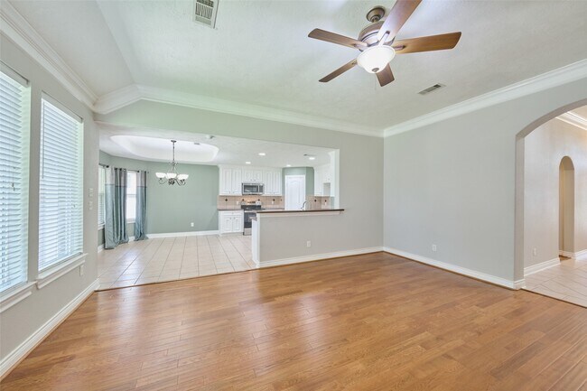 Photo - 13313 Enchanted Way