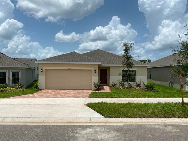 Building Photo - Newer Home, 3 Bedroom 2 Bath, 2 Car Garag...