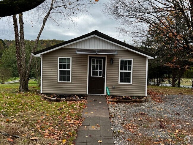 Building Photo - 37742 Greenback - 2 bedroom, 1.5 bath home...